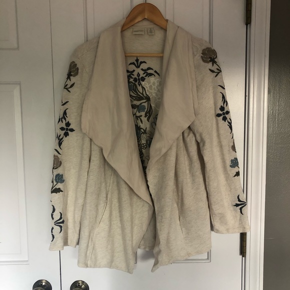 Chico's Sweaters - Chico’s Zenergy Embroidered Cream Cardigan Sweater